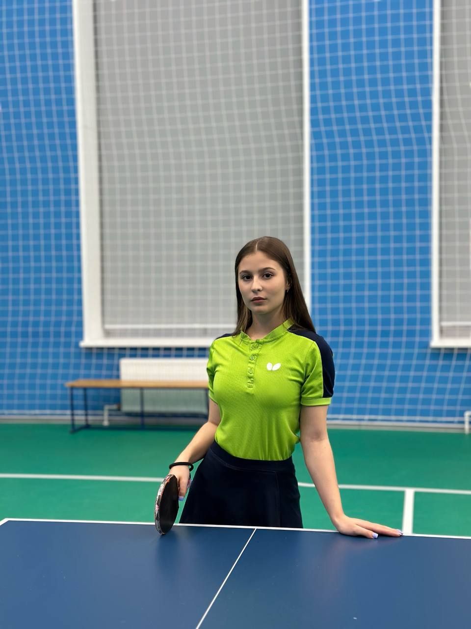 Портрет у теннисного стола